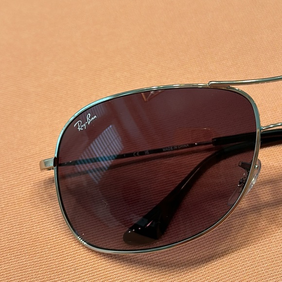 New Ray-Ban 63mm Aviator Sunglasses. Light weight. Case included. main image 5